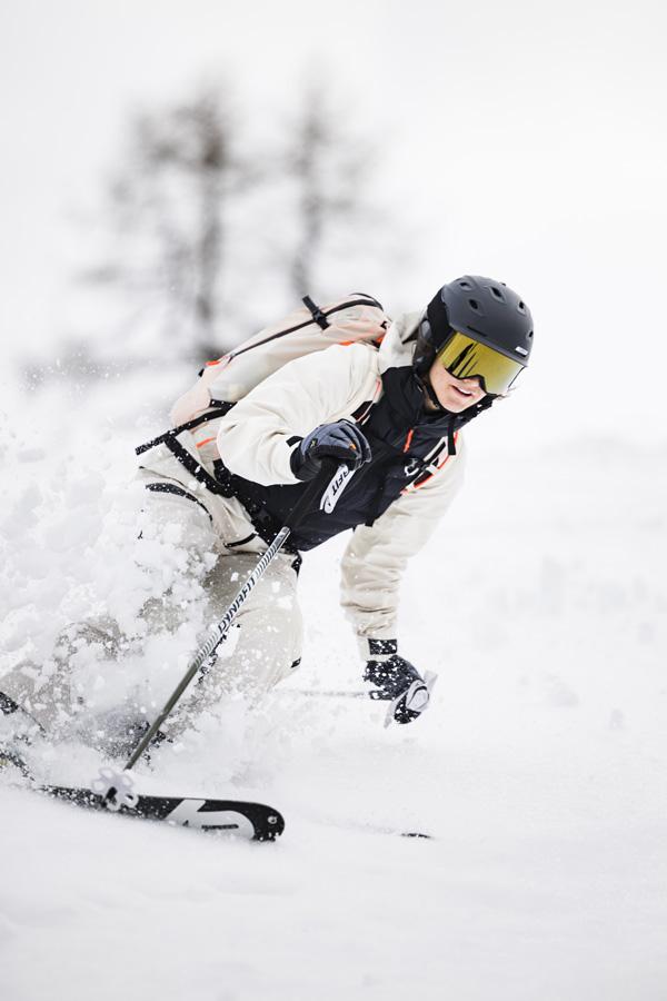 Tehnologii moderne în căștile de schi