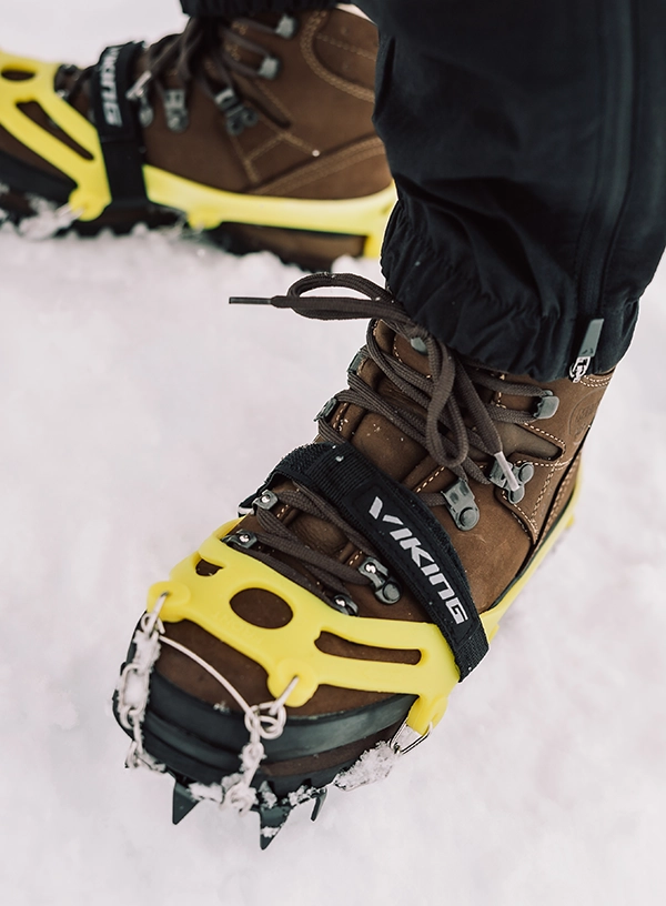 Bocanci de iarnă cu colțari ușori