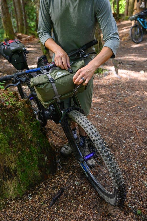 Pentru bicicletă, un cort de bikepacking este o alegere bună