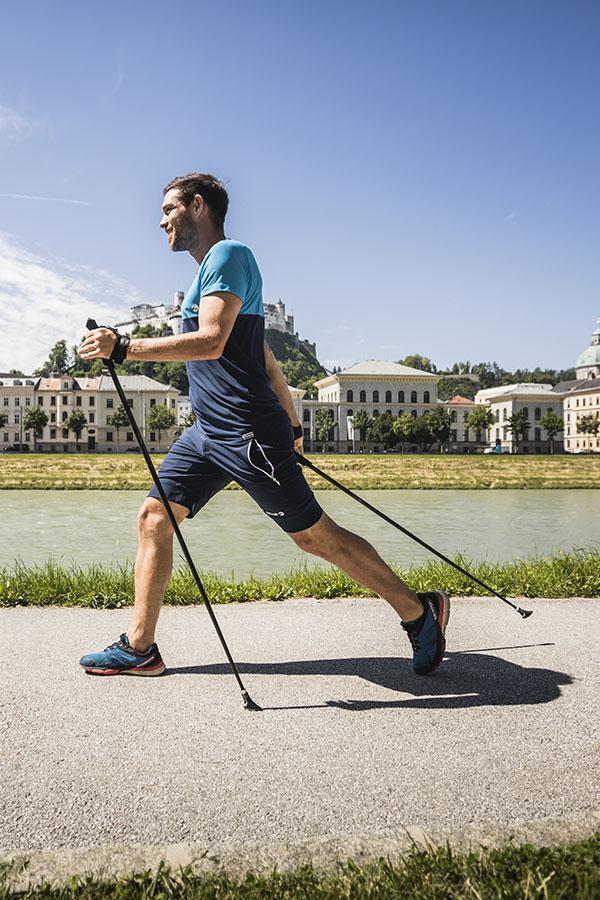 Mulți aleg, după un timp, bețe de nordic walking mai lungi, pentru antrenamente mai dinamice.