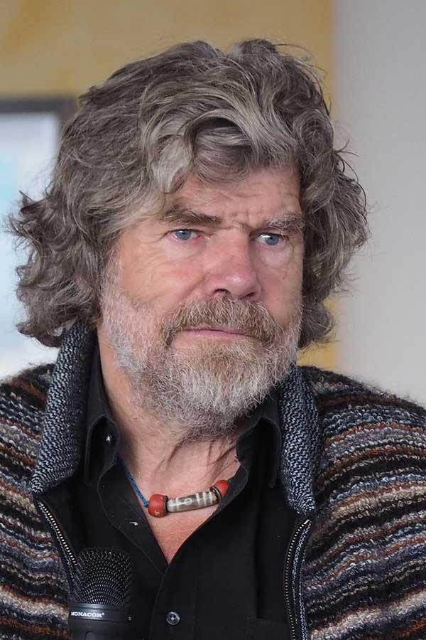 Reinhold Messner - primul om care a urcat singur pe Mount Everest și fără oxigen suplimentar din butelii.