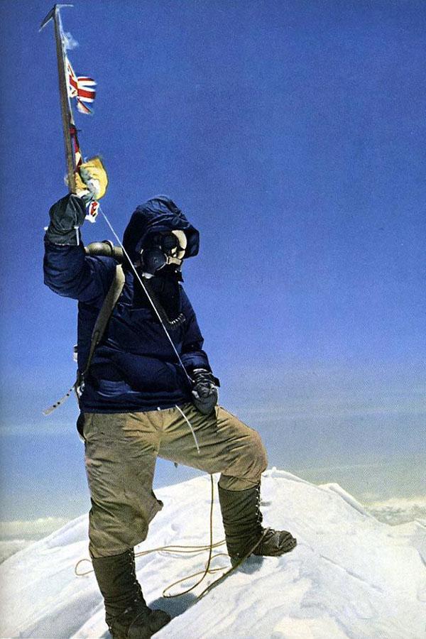 Tenzing Norgay pe vârful Mount Everest, 29 mai 1953.