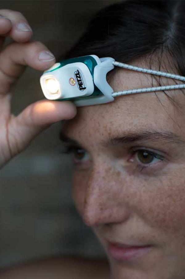 Petzl Bindi a fost ani la rând cea mai ușoară lanternă frontală de pe piață.
