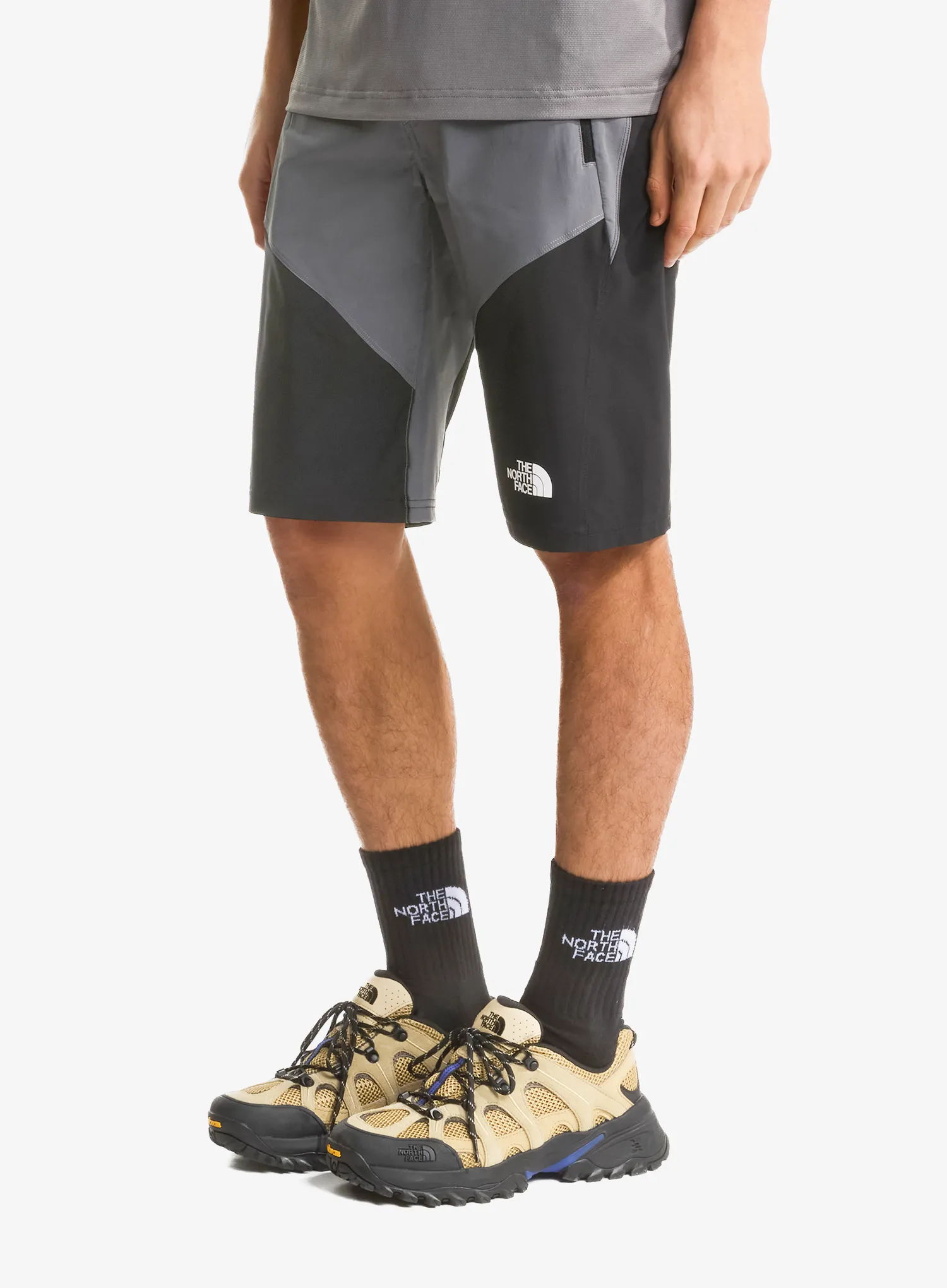 qweTheNorthFaceFelikSlimTaperedShortsmokedpearltnfblack198266062402a.webp