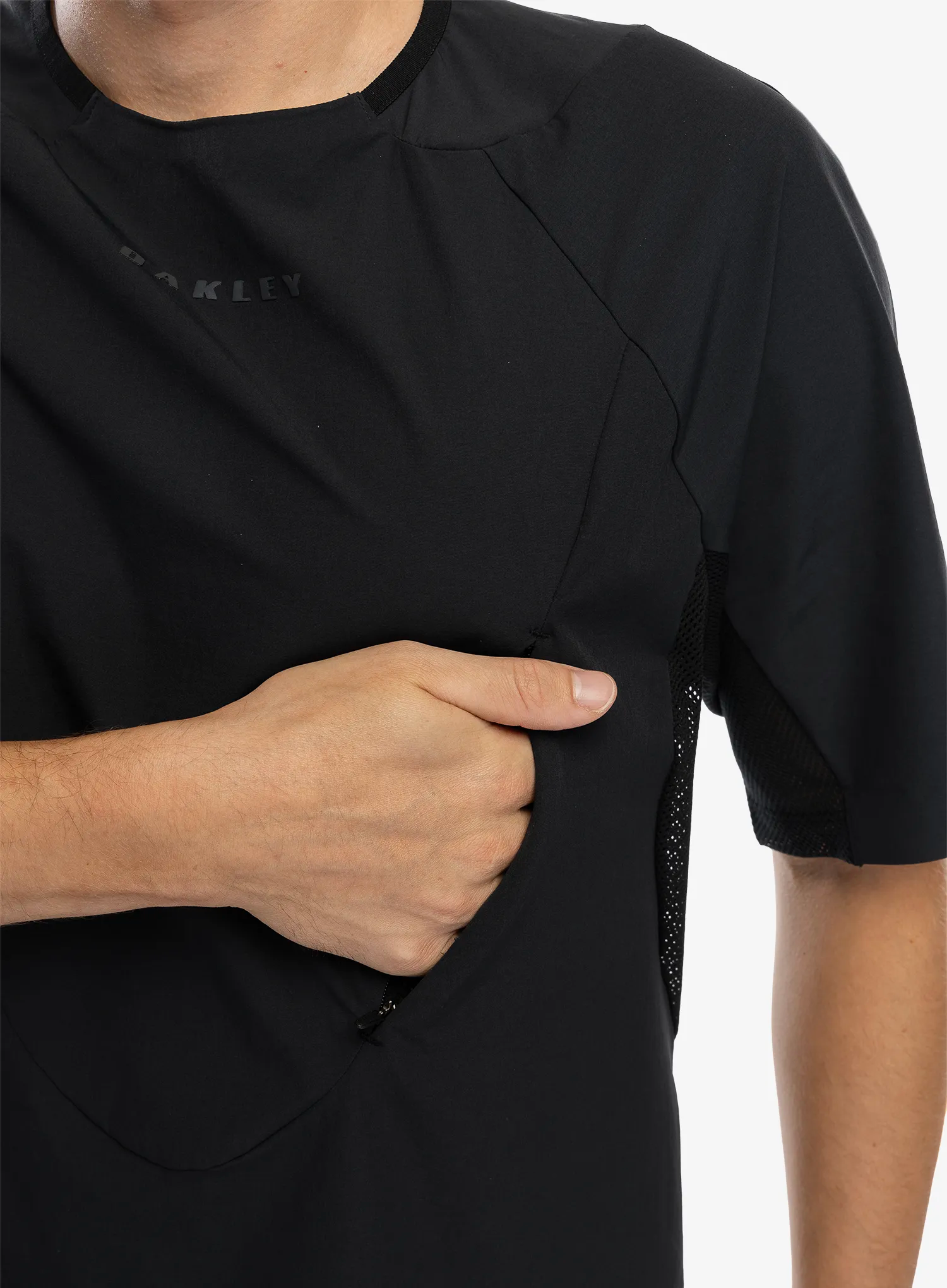 Tricou Oakley Latitude Flex Tech Tee - blackout