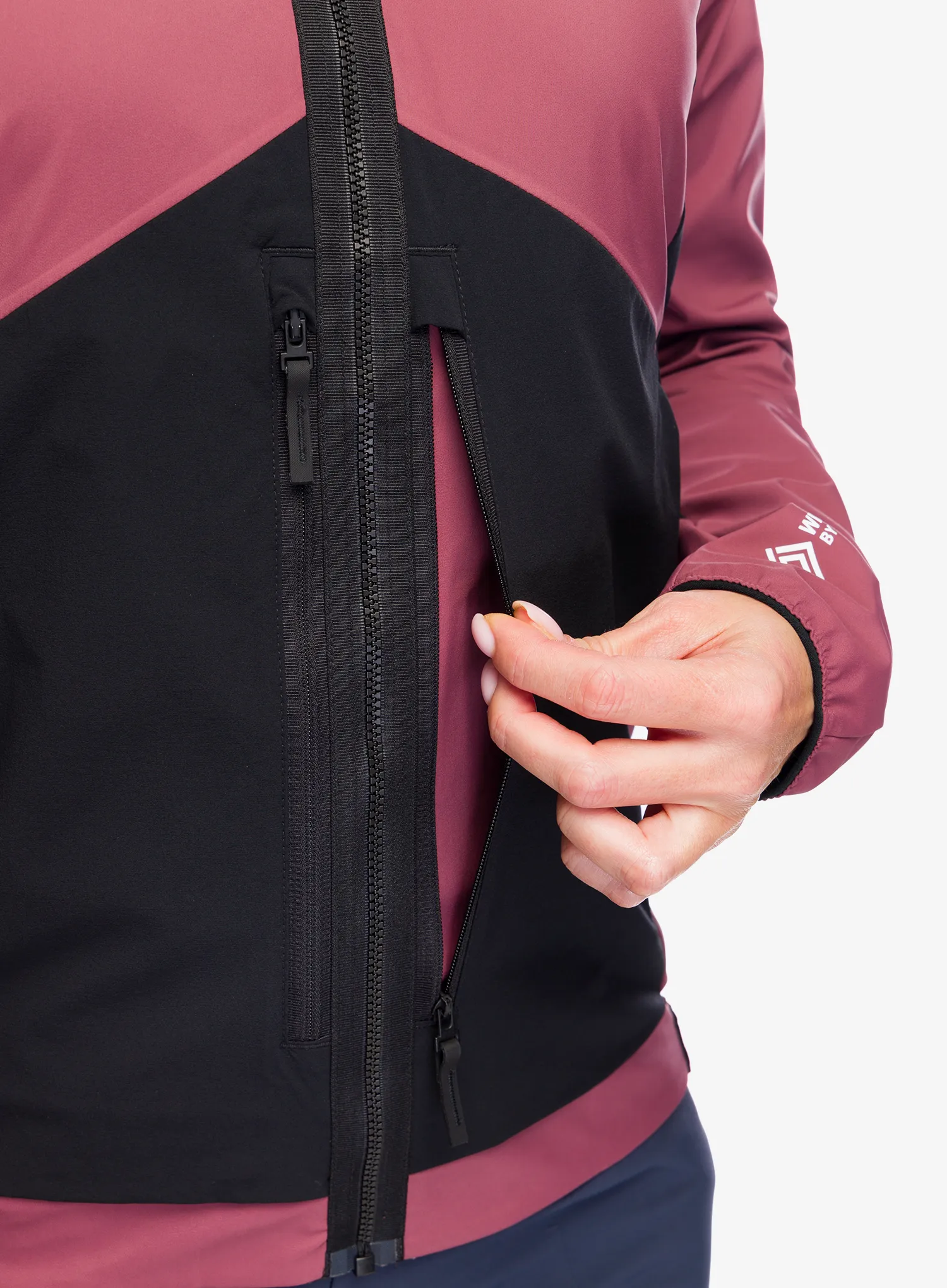 Geaca softshell femei adidas TERREX Techrock GORE-TEX WINDSTOPPER Softshell Jkt - quiet crimson/blk