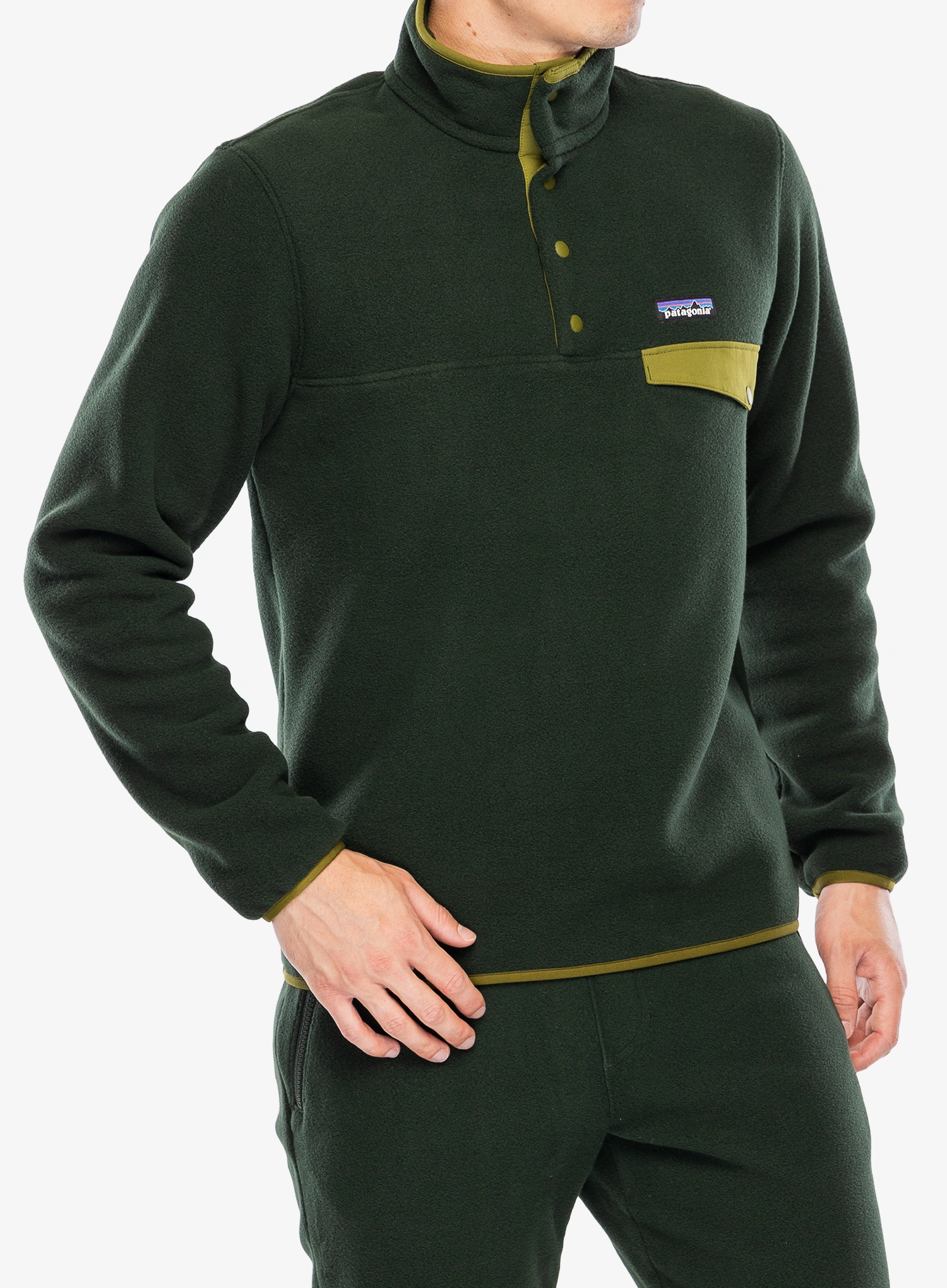 PatagoniaLightweightSynchSnap_TPullover_oldgrowthgreen198077469032a.webp