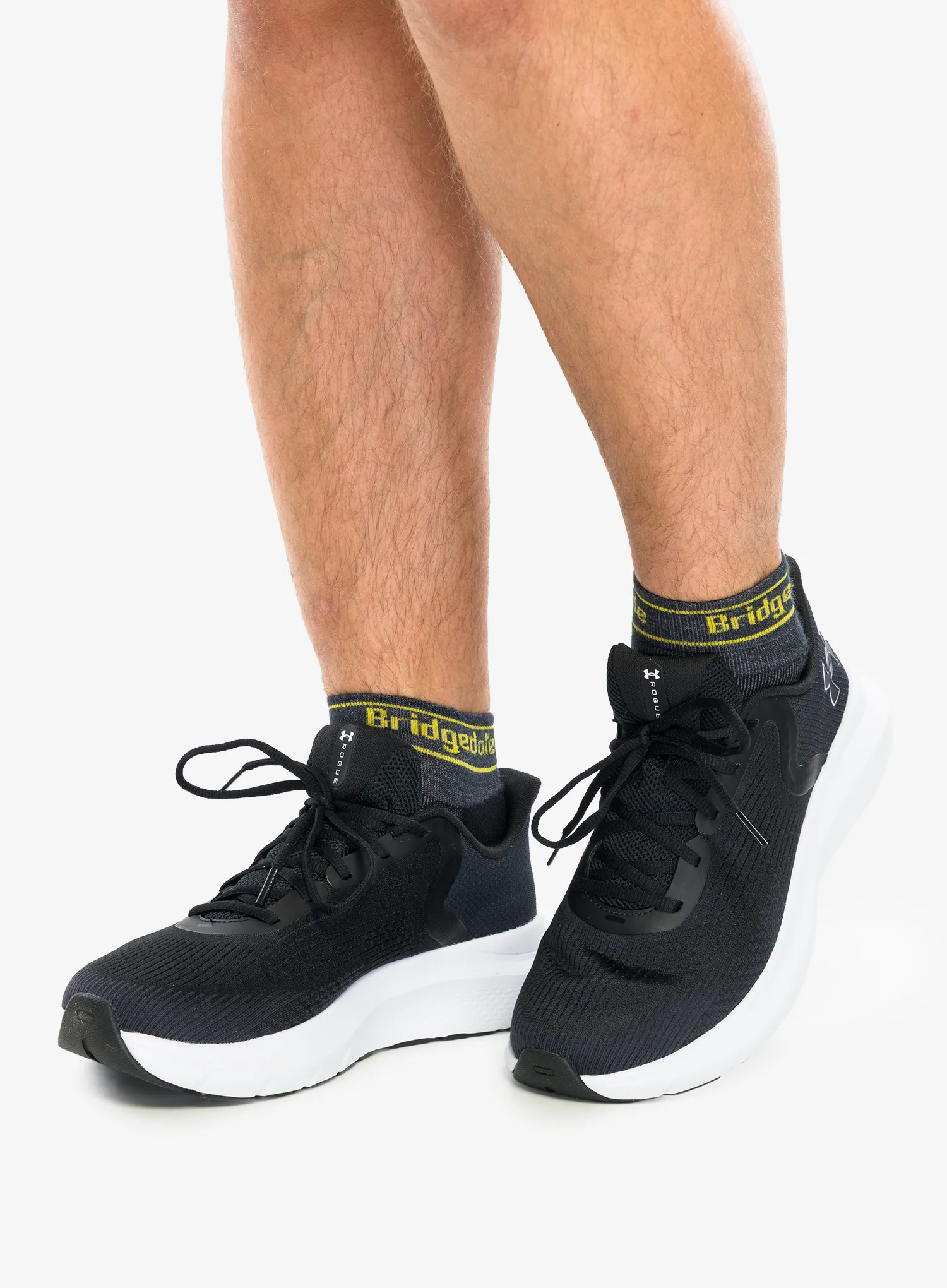 Pantofi alergare barbati Under Armour Charged Rogue 5 - black/black/white