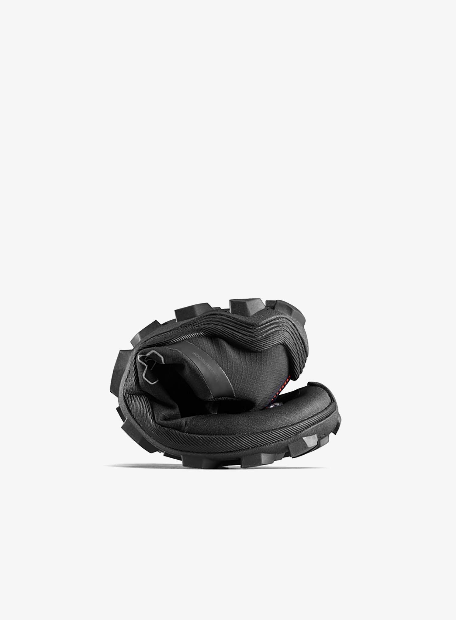 Ghete barbati Vivobarefoot Primus Trail Flow WP - eclipse/molten lava