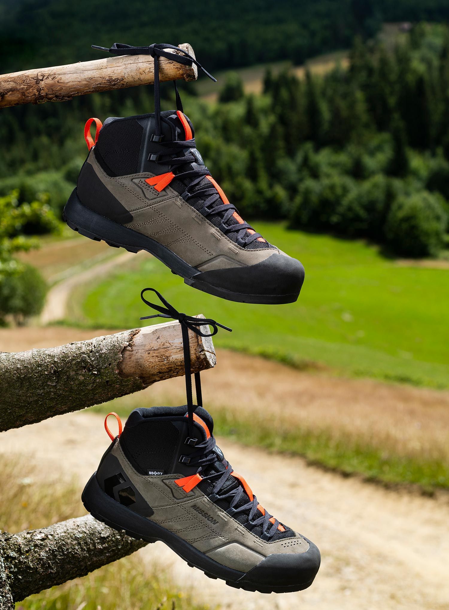 Pantofi outdoor barbati Black Diamond Mission LTR Mid WP - walnuts/octane