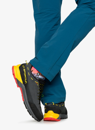 Pantofi outdoor barbati La Sportiva Tx Guide Leather - carbon/yellow