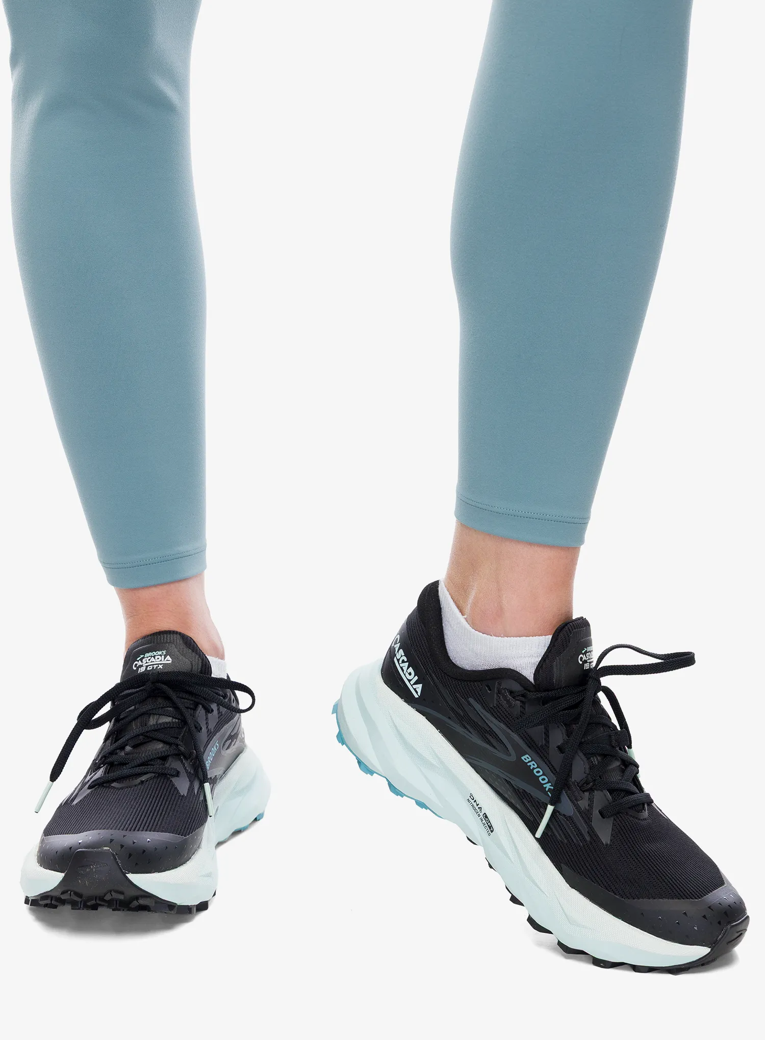 Pantofi alergare trail femei Brooks Cascadia 19 GTX - black/ebony/blue flower