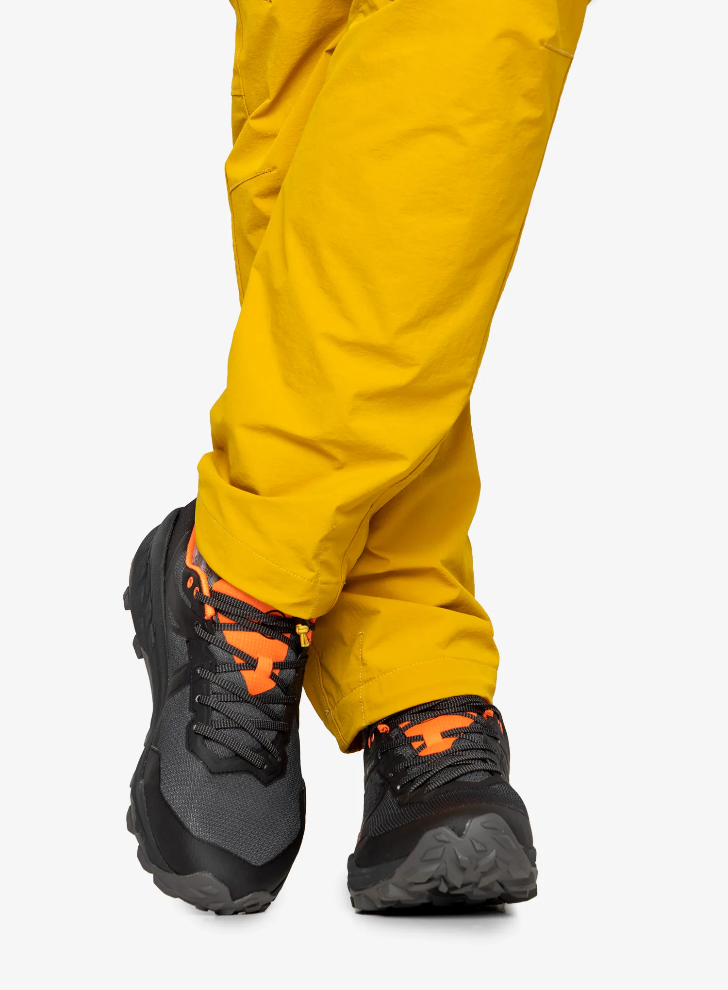 Pantofi outdoor Mammut Sertig II Low GTX - black/vibrant orange