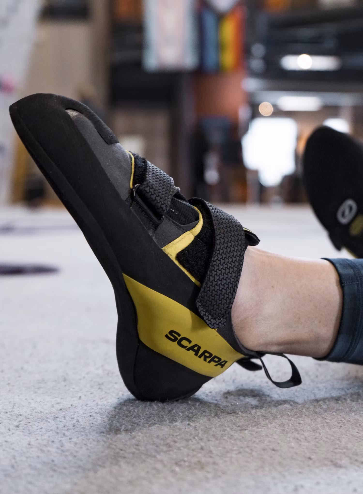 Espadrile escalada Scarpa Arpia V - shark/yellow