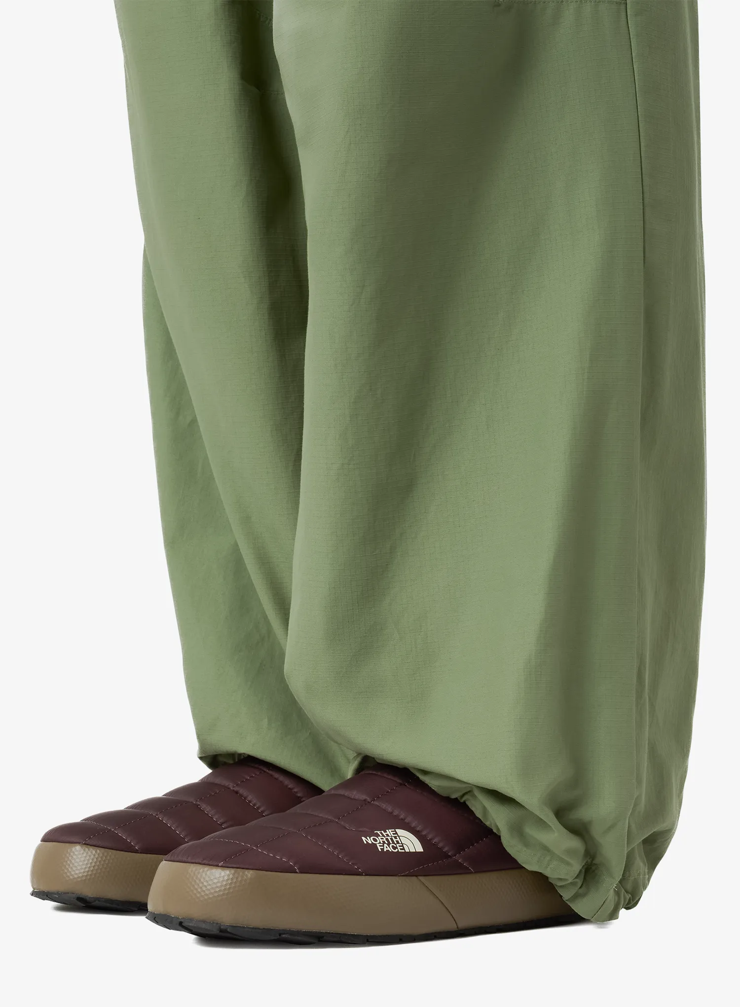Papuci calzi de damă The North Face ThermoBall Traction Mule V - tawny quartz/mocha brown