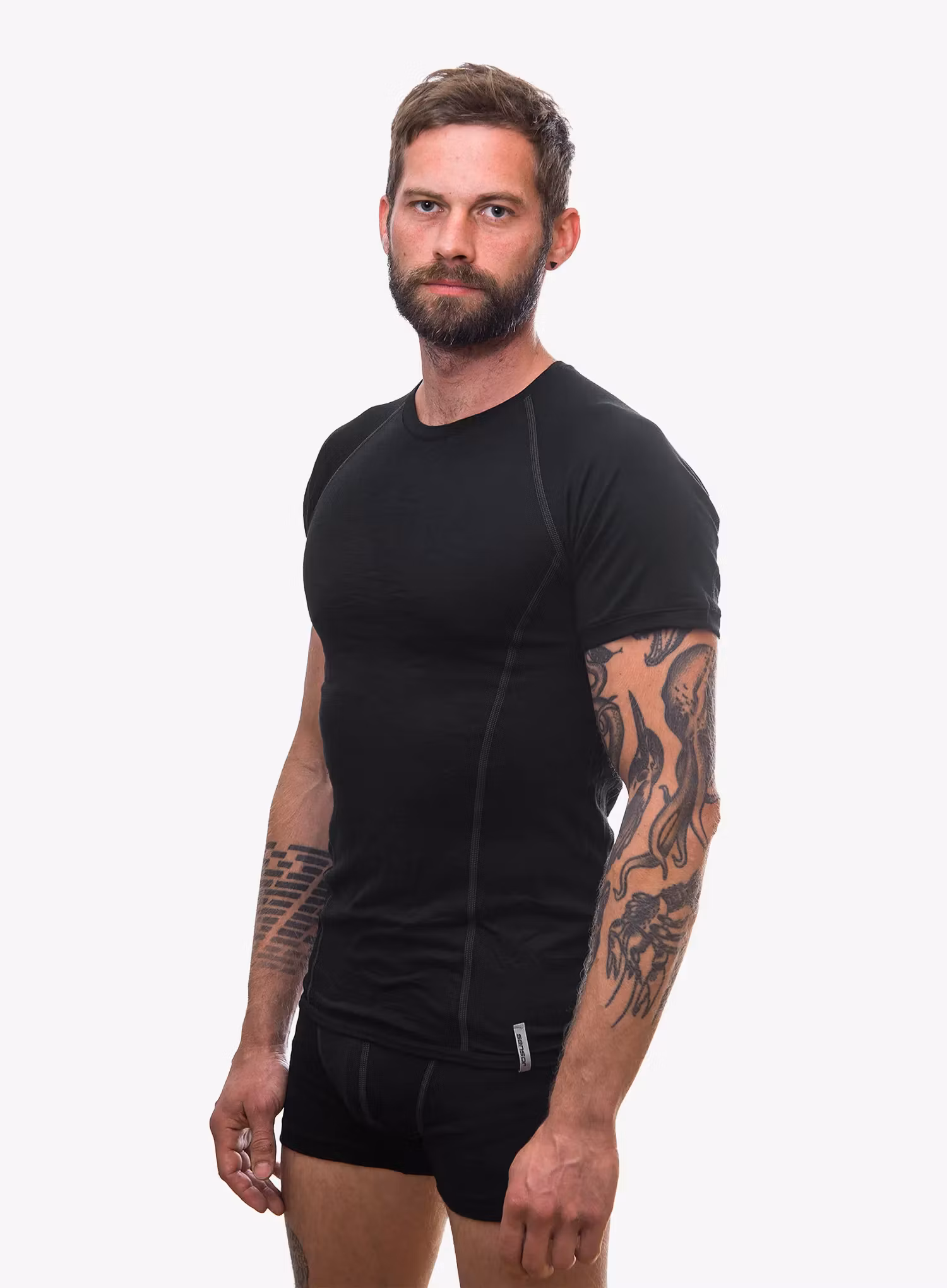SensorMerinoActiveTeeSS_black_fw26_sku_30415_288.webp
