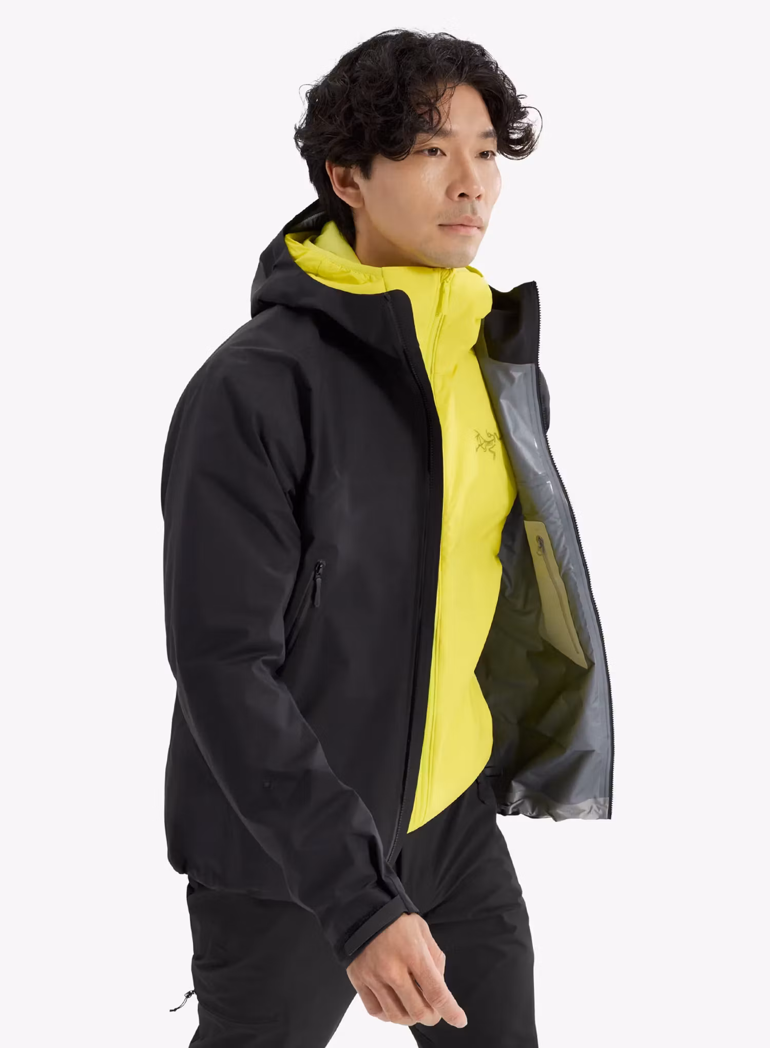 qweArcteryxBetaJacket_blck623555780571a.webp