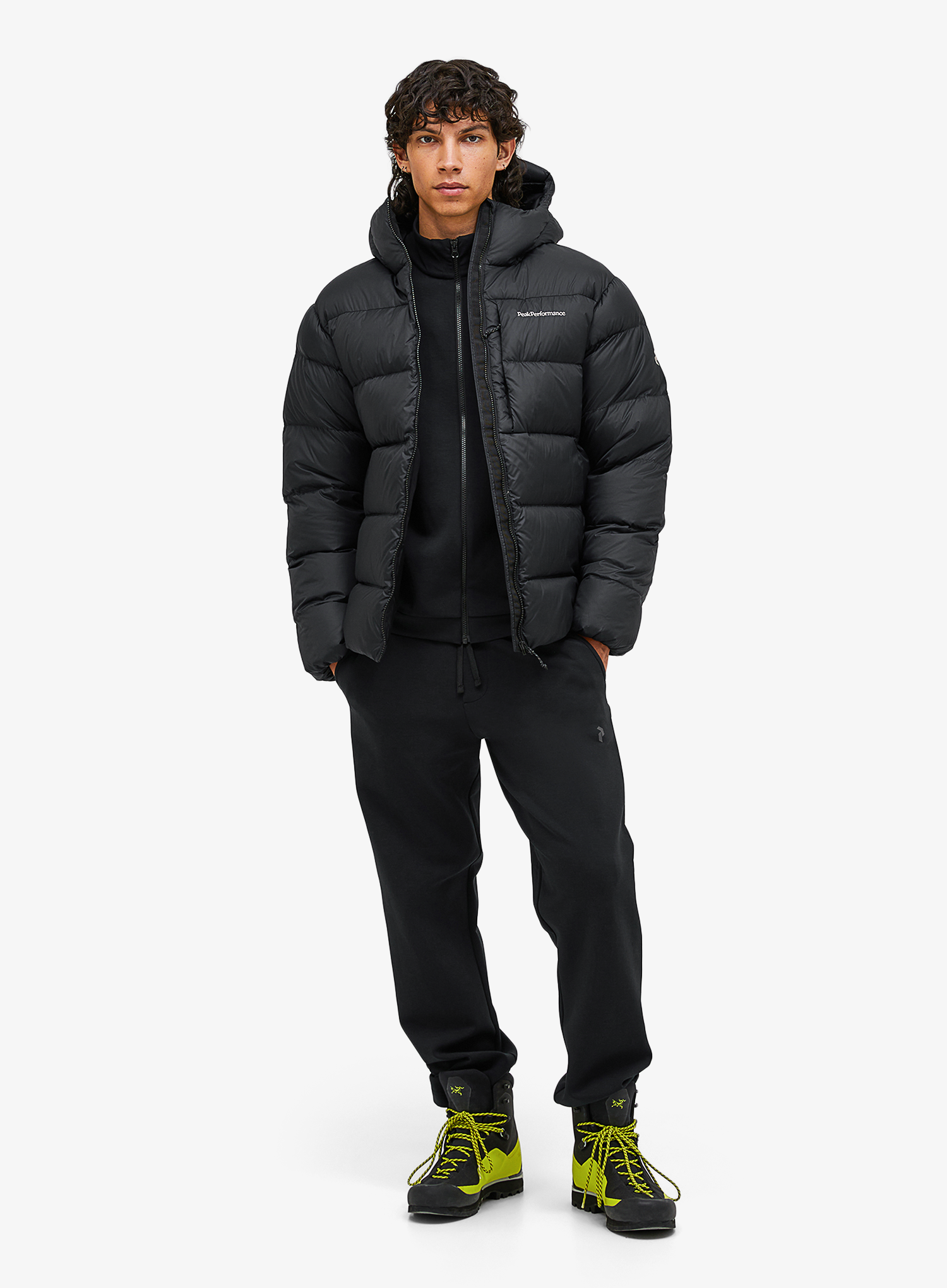 Geaca matlasata Peak Performance Frost Down Puffer Jacket - black