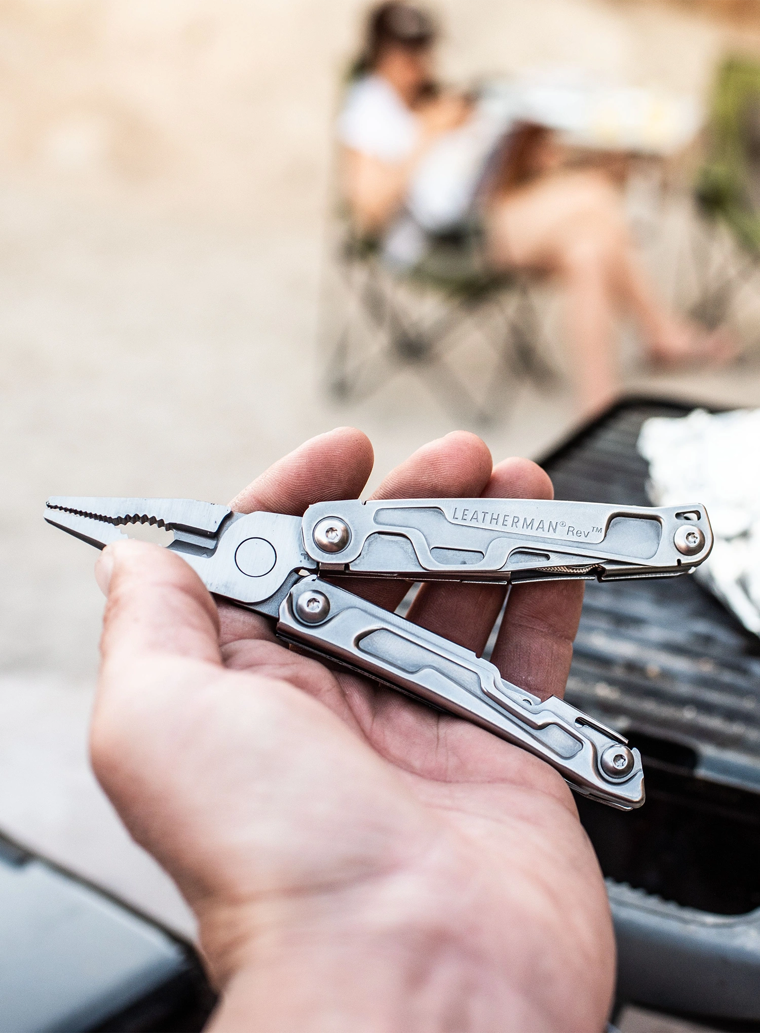 Unealta multifunctionala Leatherman Rev - stainless
