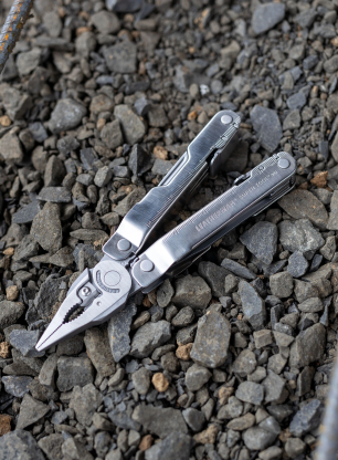 Unealta multifunctionala Leatherman Super Tool 300 - stainless