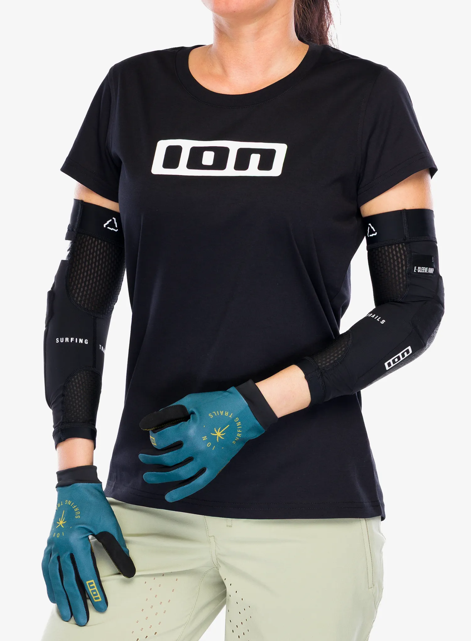 IONE_Sleeve20_bla9008415981571a.webp