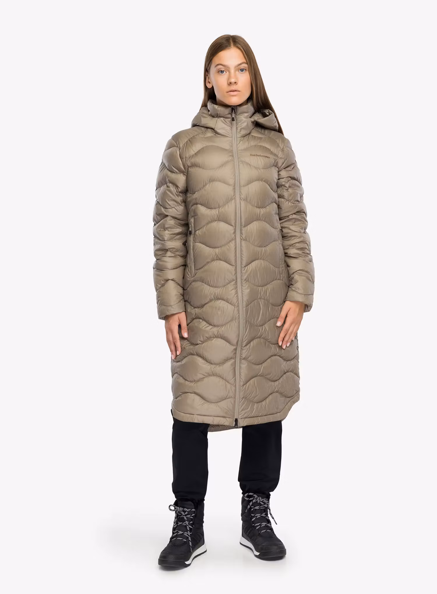 PeakPerformanceHeliumDownCoat_avidbeige_fw26_7333529045683_1_481.webp