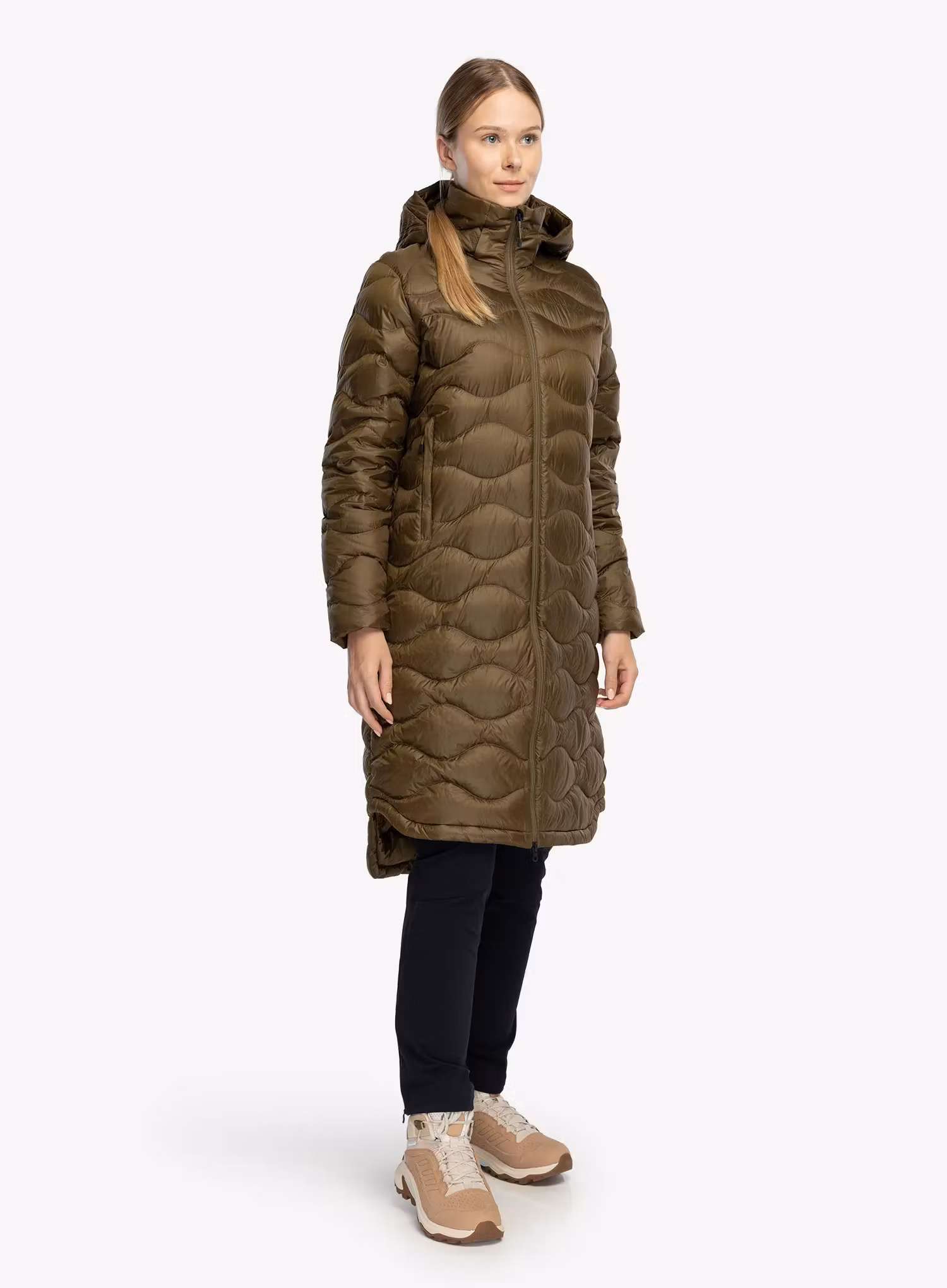 PeakPerformanceHeliumDownCoat_meadowmoss_fw26_7333529009494_1_326.webp