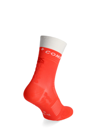 Sosete de alergare Compressport Mid Compression Socks V2.0 - fluo red/white