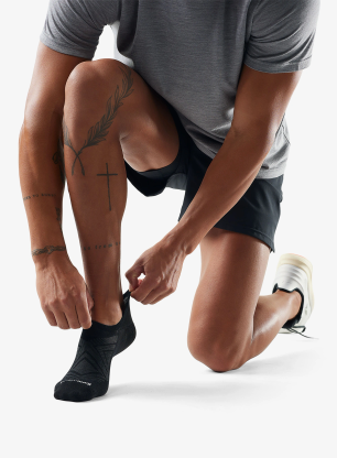 Sosete de alergare Smartwool Run Zero Cushion No Show Socks - black