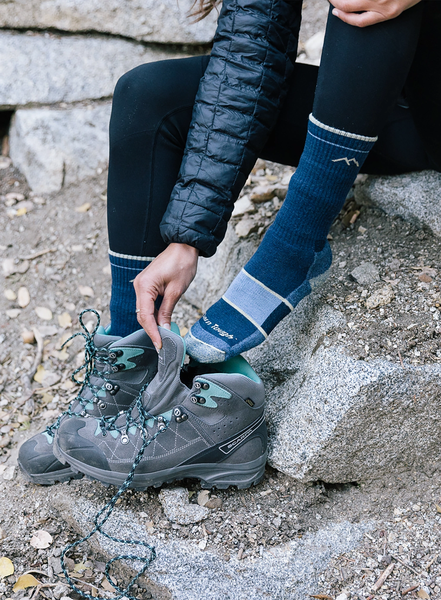 Sosete trekking femei Darn Tough Hiker Boot Midweight with Full Cushion - eclipse