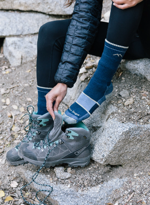 Sosete trekking femei Darn Tough Hiker Boot Midweight with Full Cushion - eclipse