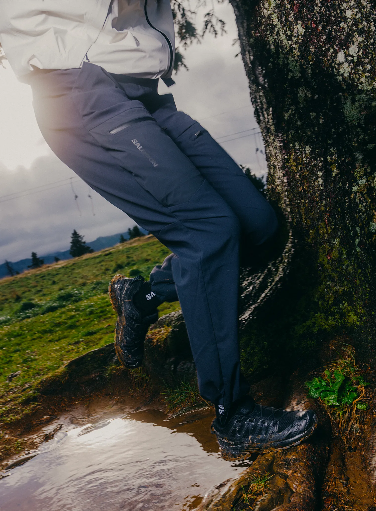Pantaloni drumetie femei Salomon Outerpath Utility  - deep black